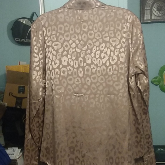 SOLD-Avanova Satin Leopard Button Down Shirt Size L - Picture 5 of 5